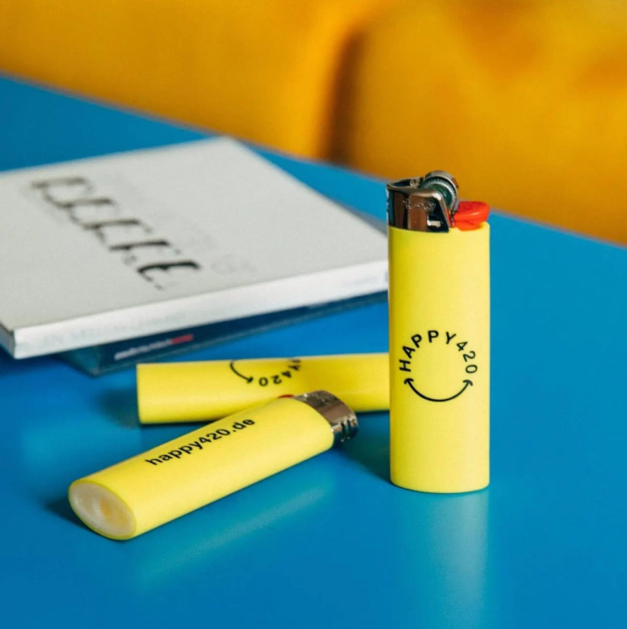 Happy420 BIC Feuerzeug - groß - Happy420.de