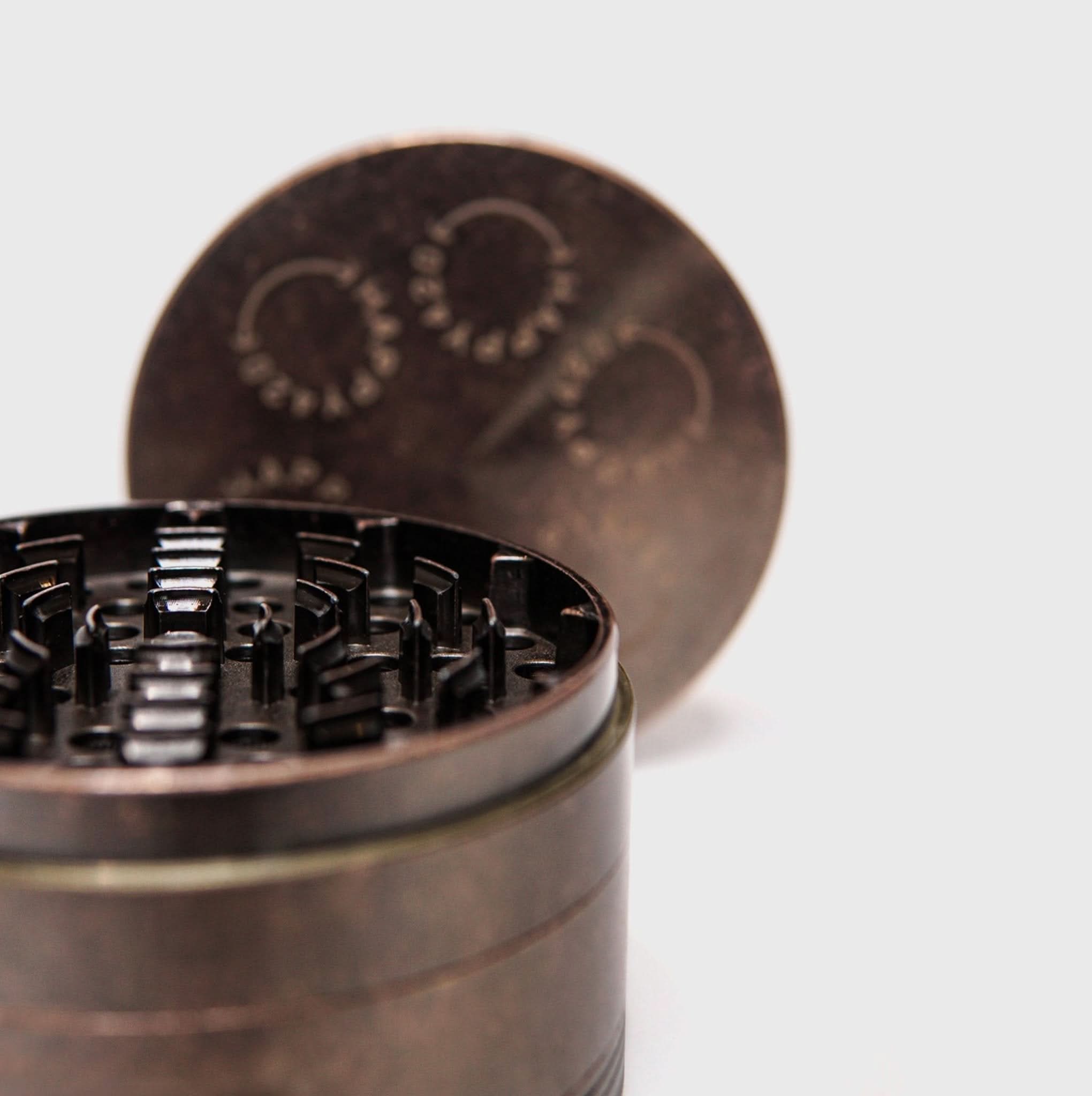 Happy420 Riesen Grinder - Revolver Design - Happy420.de